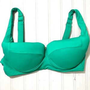 TiniBikini Underwire Pullover Bikini SwimTop‎ Womens Medium Stretchy Green NWOT